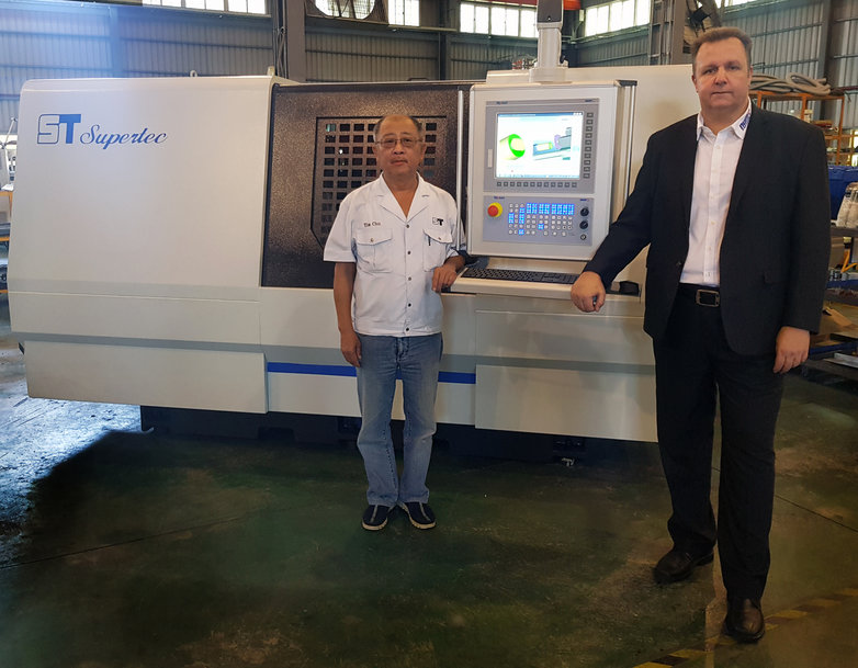 Supertec wählt NUM-Technologie für seine neuesten CNC-Rundschleifmaschinen